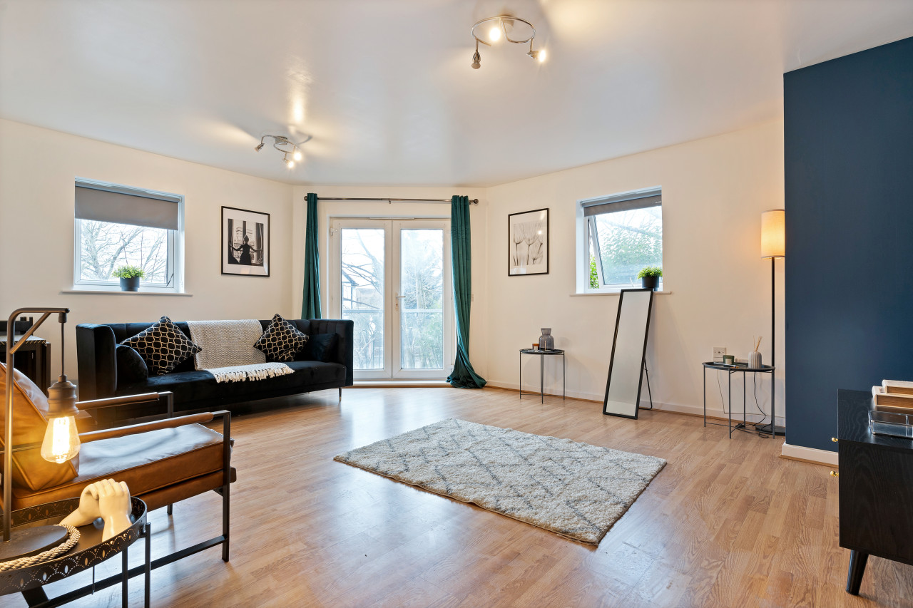 Stylish Apartment in City Centre w/ Free Parking in 9 Wicks Place - Property image 3 - VivreStays
