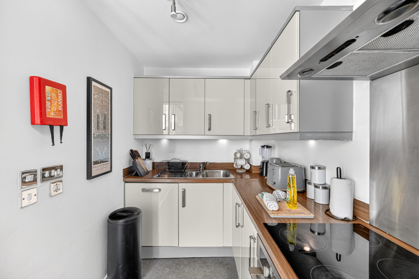 Beautiful Flat @ The Hub • City Centre • Free Parking • Sky TV in 503 Witan Gate - Property image 9 - VivreStays