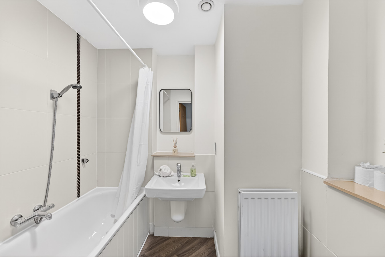 Beautiful Flat @ The Hub • City Centre • Free Parking • Sky TV in 503 Witan Gate - Property image 18 - VivreStays