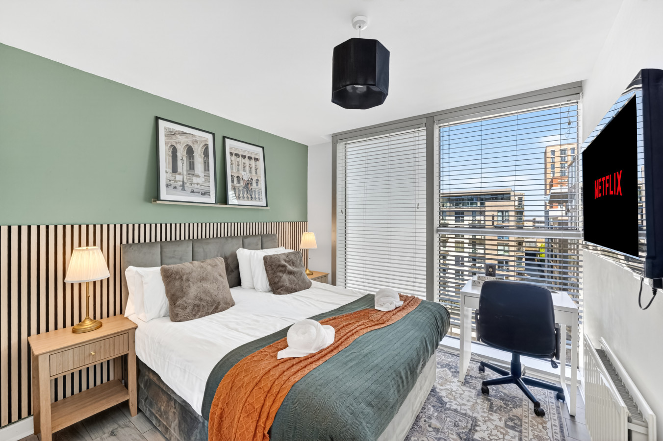 Beautiful Flat @ The Hub • City Centre • Free Parking • Sky TV in 503 Witan Gate - Property image 12 - VivreStays
