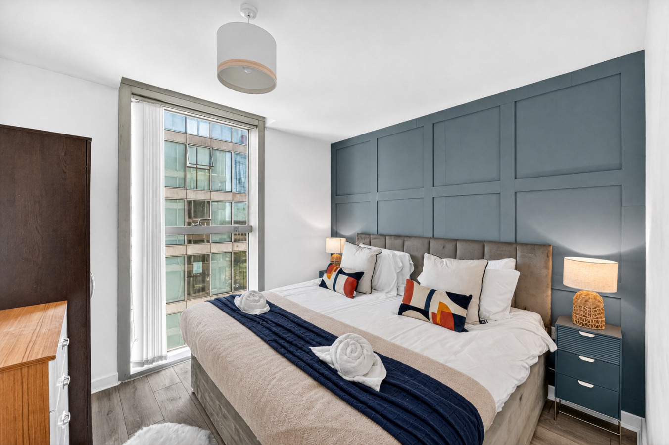 Beautiful Flat @ The Hub • City Centre • Free Parking • Sky TV in 503 Witan Gate - Property image 17 - VivreStays