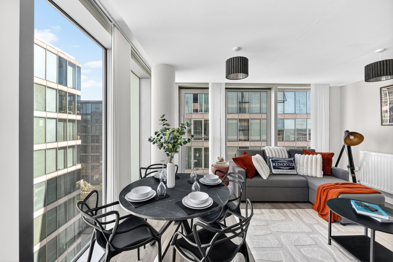 Beautiful Flat @ The Hub • City Centre • Free Parking • Sky TV in 503 Witan Gate - Property image 6 - VivreStays