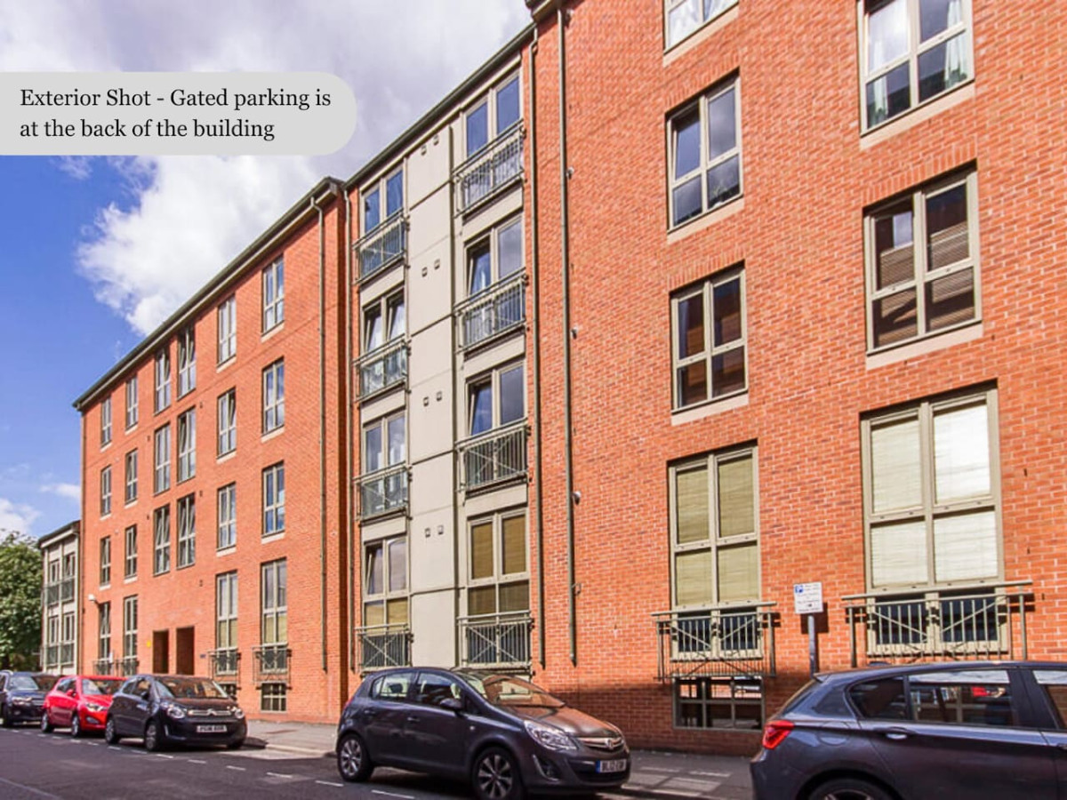 Navy Retreat - Free Parking, Fast WiFi & SmartTV in Brook House, 19 Brook Street Flat 16 - Property image 23 - VivreStays