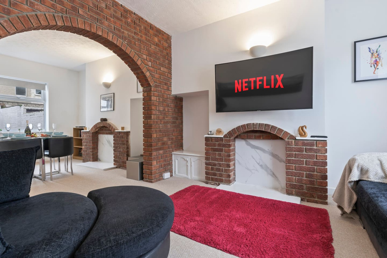 Elton House • Central Location • Sleeps 5 • Free Parking • Fast WiFi • Smart TV in 6 Elton Street - Property image 17 - VivreStays