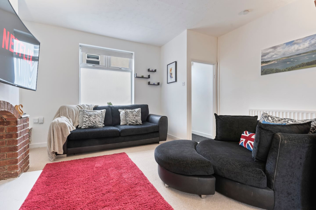 Elton House • Central Location • Sleeps 5 • Free Parking • Fast WiFi • Smart TV in 6 Elton Street - Property image 18 - VivreStays