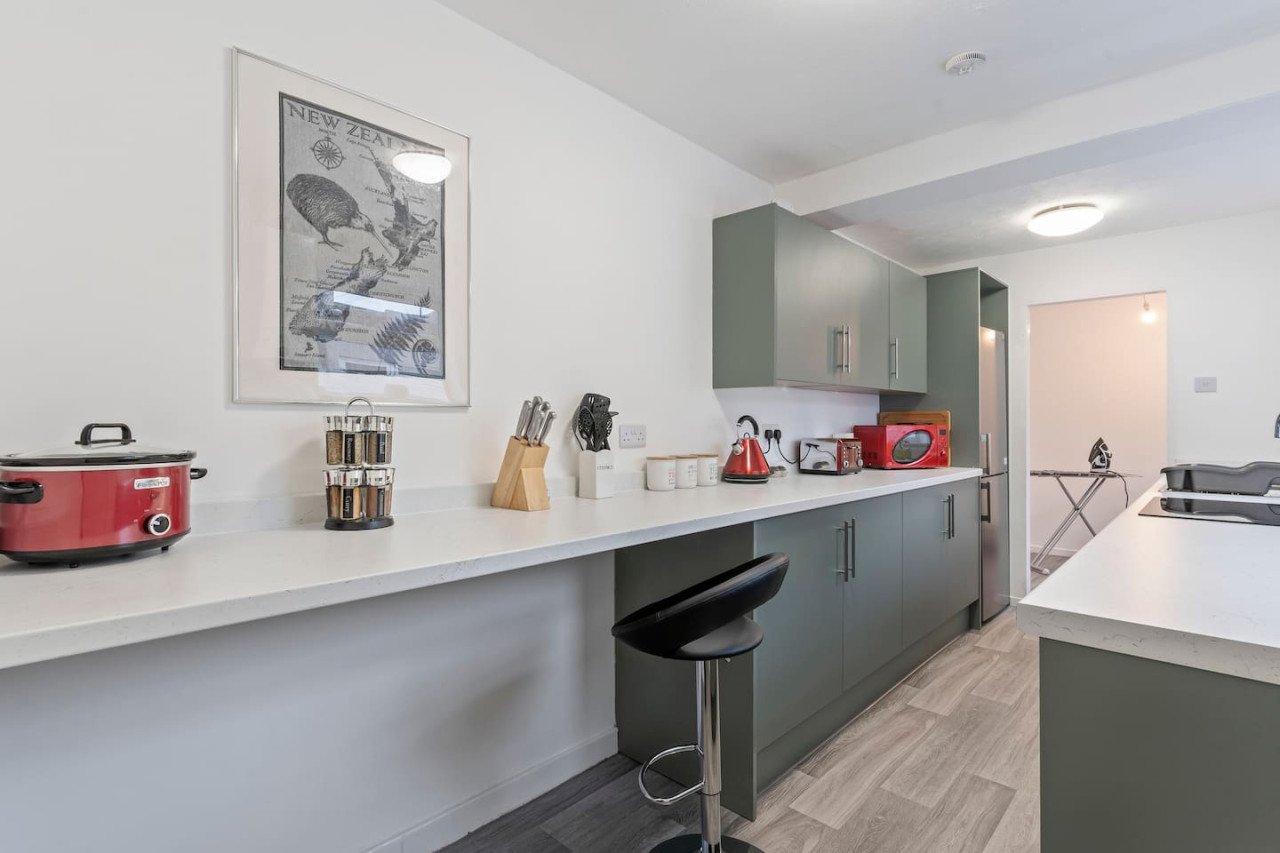 Elton House • Central Location • Sleeps 5 • Free Parking • Fast WiFi • Smart TV in 6 Elton Street - Property image 14 - VivreStays
