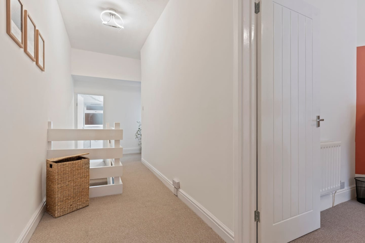 Elton House • Central Location • Sleeps 5 • Free Parking • Fast WiFi • Smart TV in 6 Elton Street - Property image 7 - VivreStays