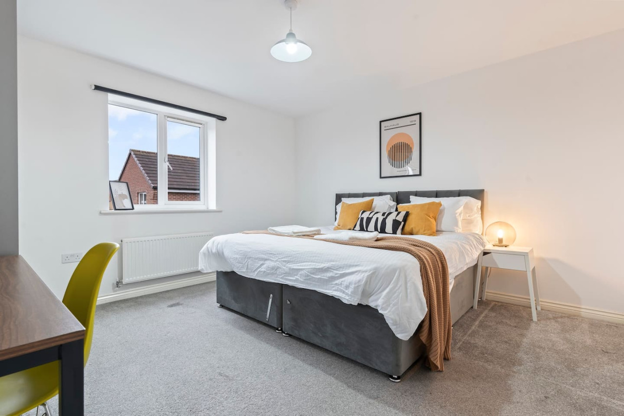 Anglian Retreat - Free Parking, FastWiFi & SmartTV in Anglian Way - Property image 6 - VivreStays
