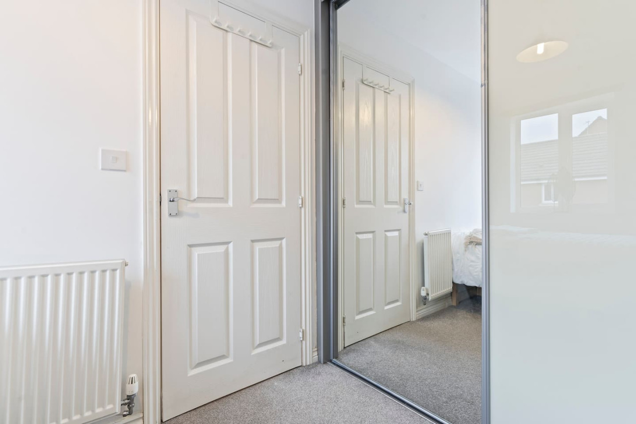 Anglian Retreat - Free Parking, FastWiFi & SmartTV in Anglian Way - Property image 13 - VivreStays