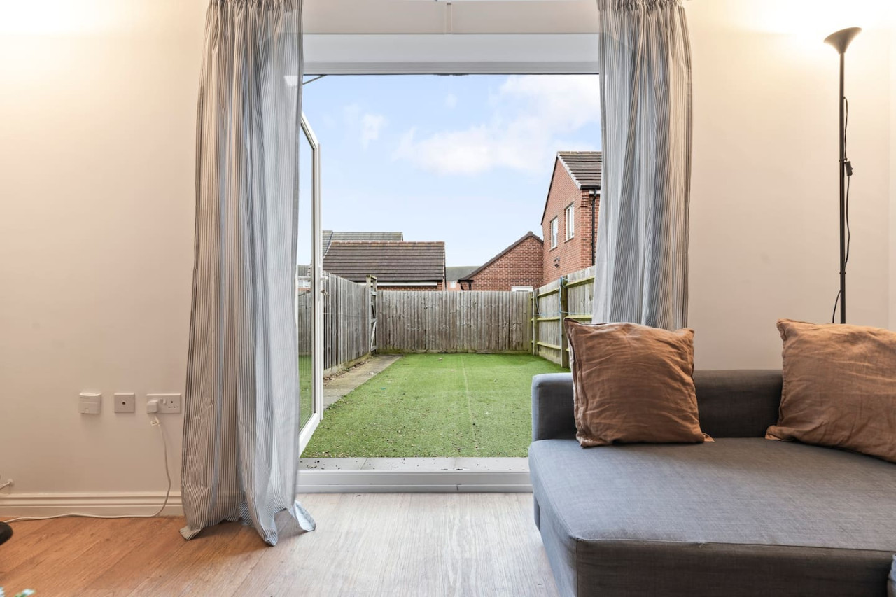 Anglian Retreat - Free Parking, FastWiFi & SmartTV in Anglian Way - Property image 19 - VivreStays