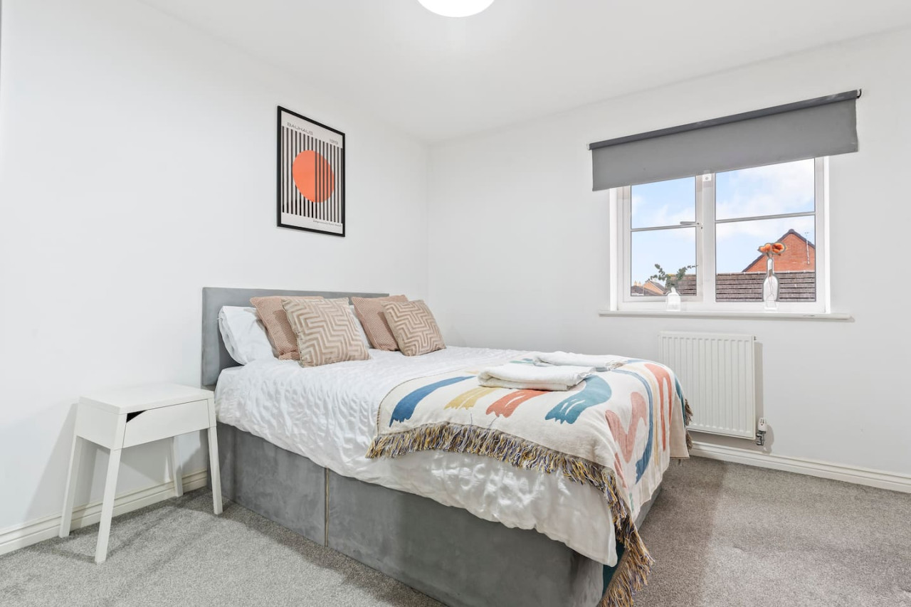 Anglian Retreat - Free Parking, FastWiFi & SmartTV in Anglian Way - Property image 9 - VivreStays