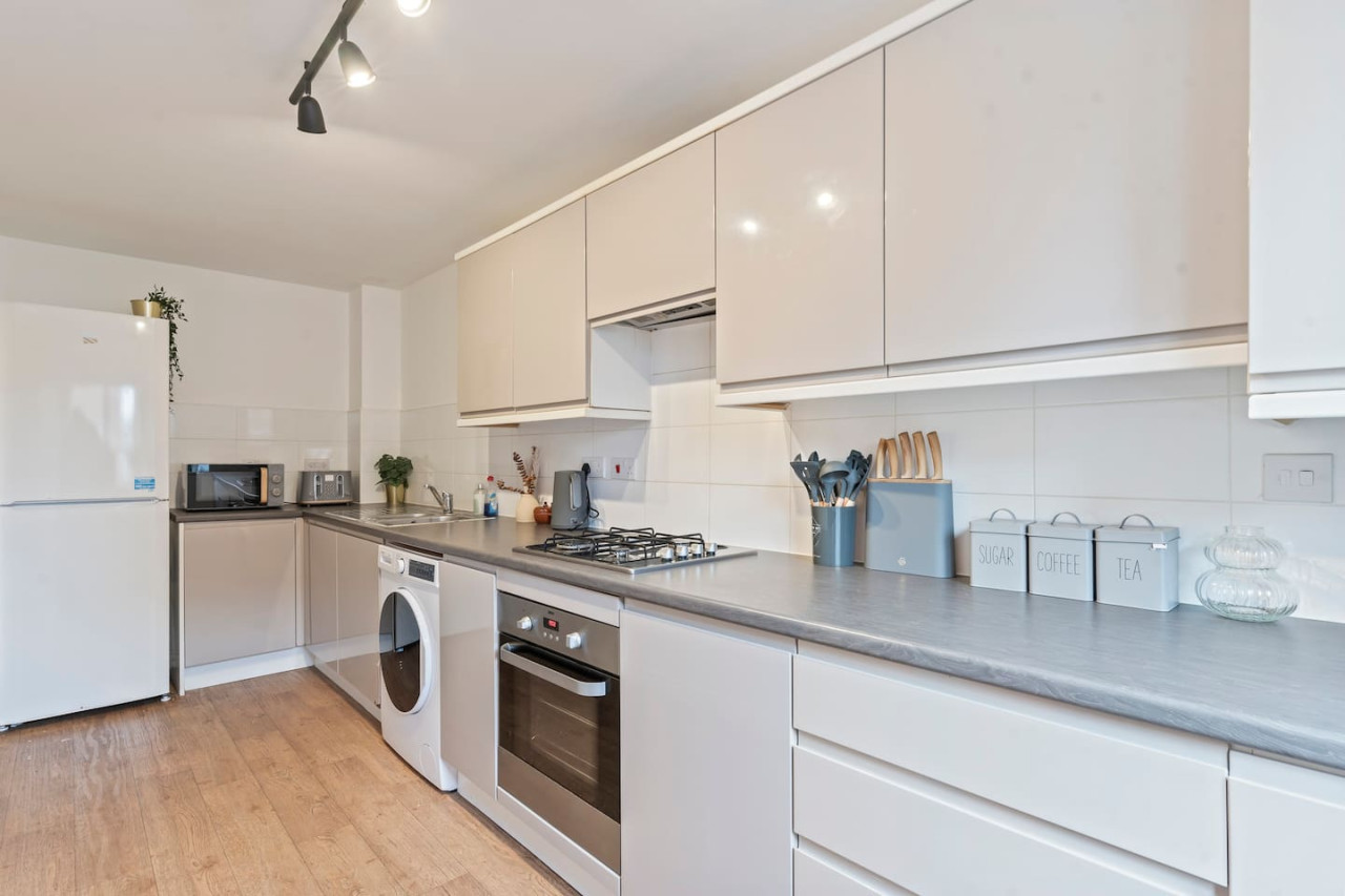 Anglian Retreat - Free Parking, FastWiFi & SmartTV in Anglian Way - Property image 20 - VivreStays