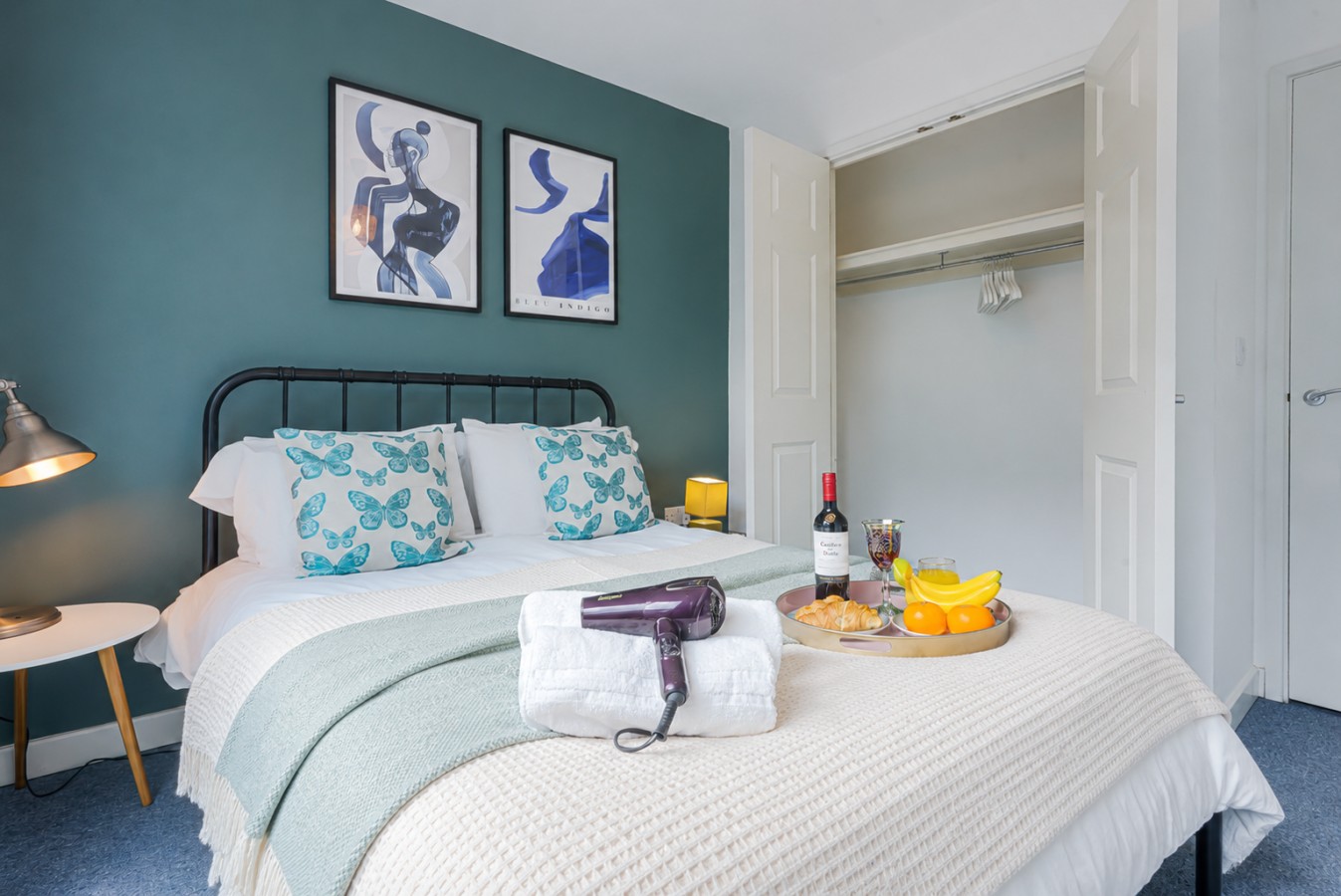 Stylish Apartment • The Hub • City Centre • Free Parking • SmartTV • Super-Fast Wifi • Yoko Property in Rillaton Walk Flat 32, Staten House - Property image 4 - VivreStays