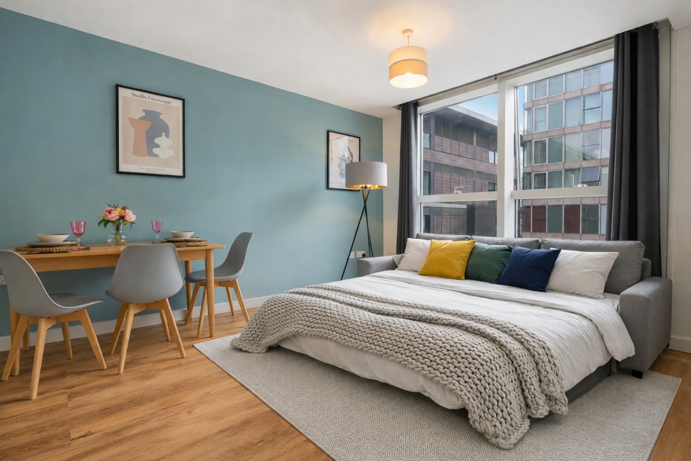 Stylish Apartment • The Hub • City Centre • Free Parking • SmartTV • Super-Fast Wifi • Yoko Property in Rillaton Walk Flat 32, Staten House - Property image 7 - VivreStays