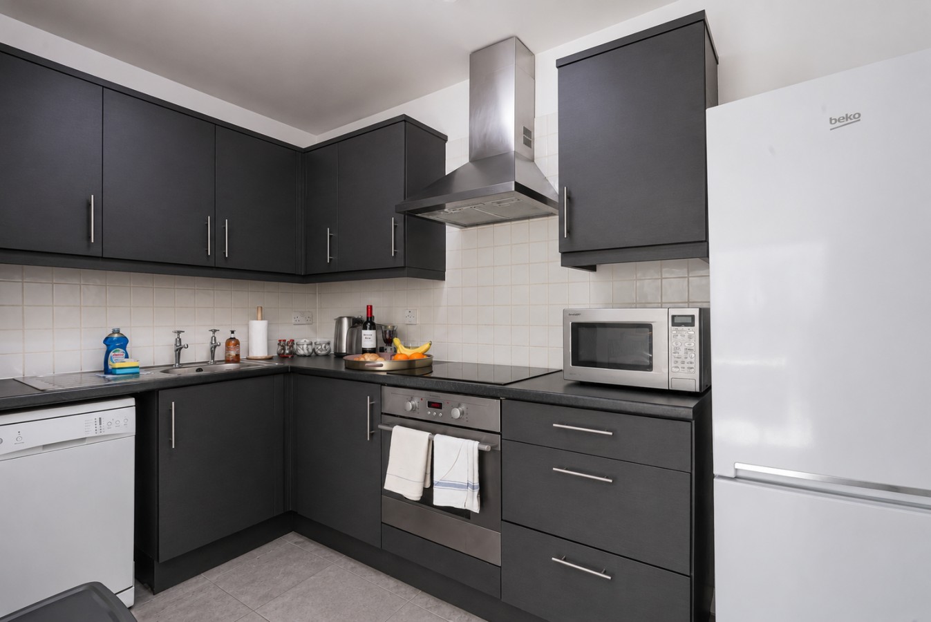 Stylish Apartment • The Hub • City Centre • Free Parking • SmartTV • Super-Fast Wifi • Yoko Property in Rillaton Walk Flat 32, Staten House - Property image 12 - VivreStays