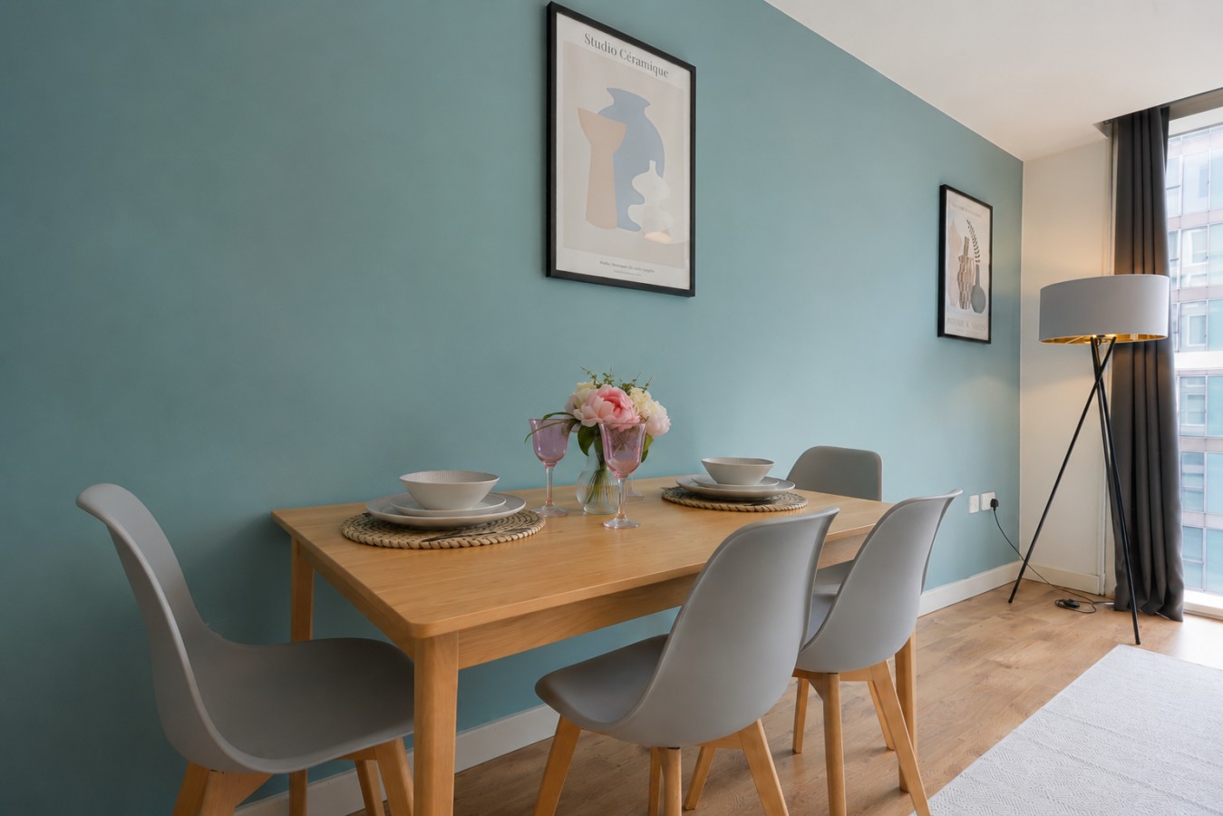 Stylish Apartment • The Hub • City Centre • Free Parking • SmartTV • Super-Fast Wifi • Yoko Property in Rillaton Walk Flat 32, Staten House - Property image 10 - VivreStays