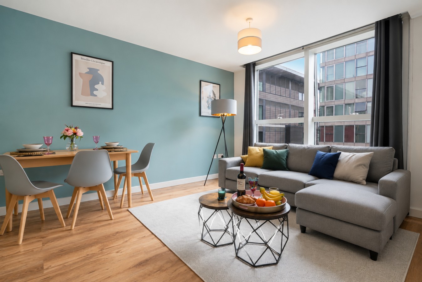 Stylish Apartment • The Hub • City Centre • Free Parking • SmartTV • Super-Fast Wifi • Yoko Property in Rillaton Walk Flat 32, Staten House - Property image 6 - VivreStays