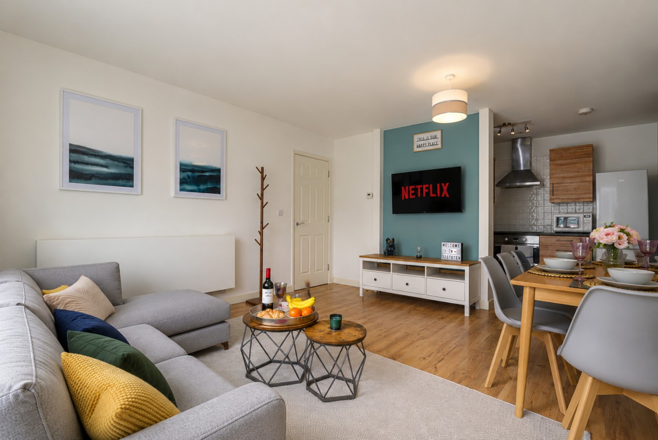 Stylish Apartment • The Hub • City Centre • Free Parking • SmartTV • Super-Fast Wifi • Yoko Property in Rillaton Walk Flat 32, Staten House - Property image 8 - VivreStays