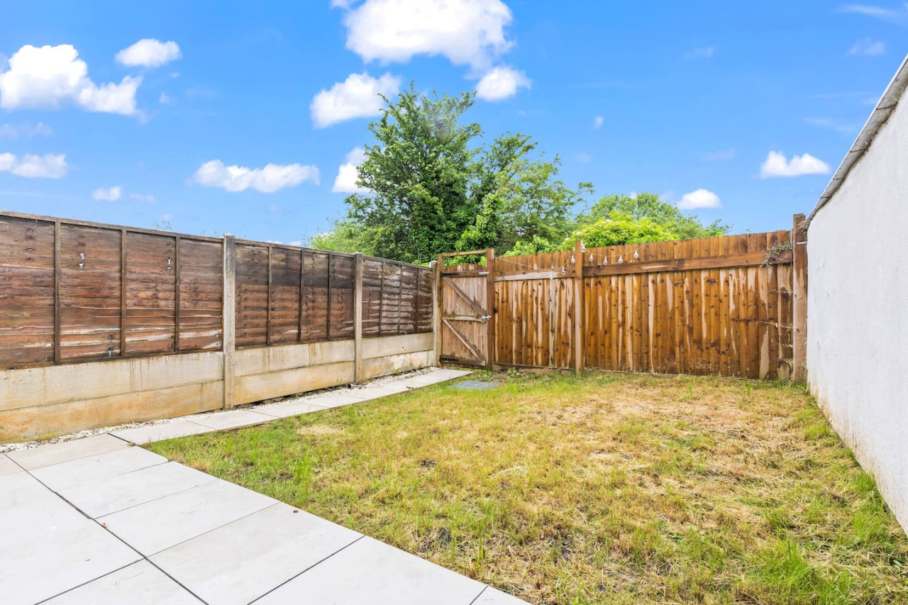Stylish House • Free Parking •, Fast Wifi • SmartTV in 399 Bolton Road - Property image 22 - VivreStays