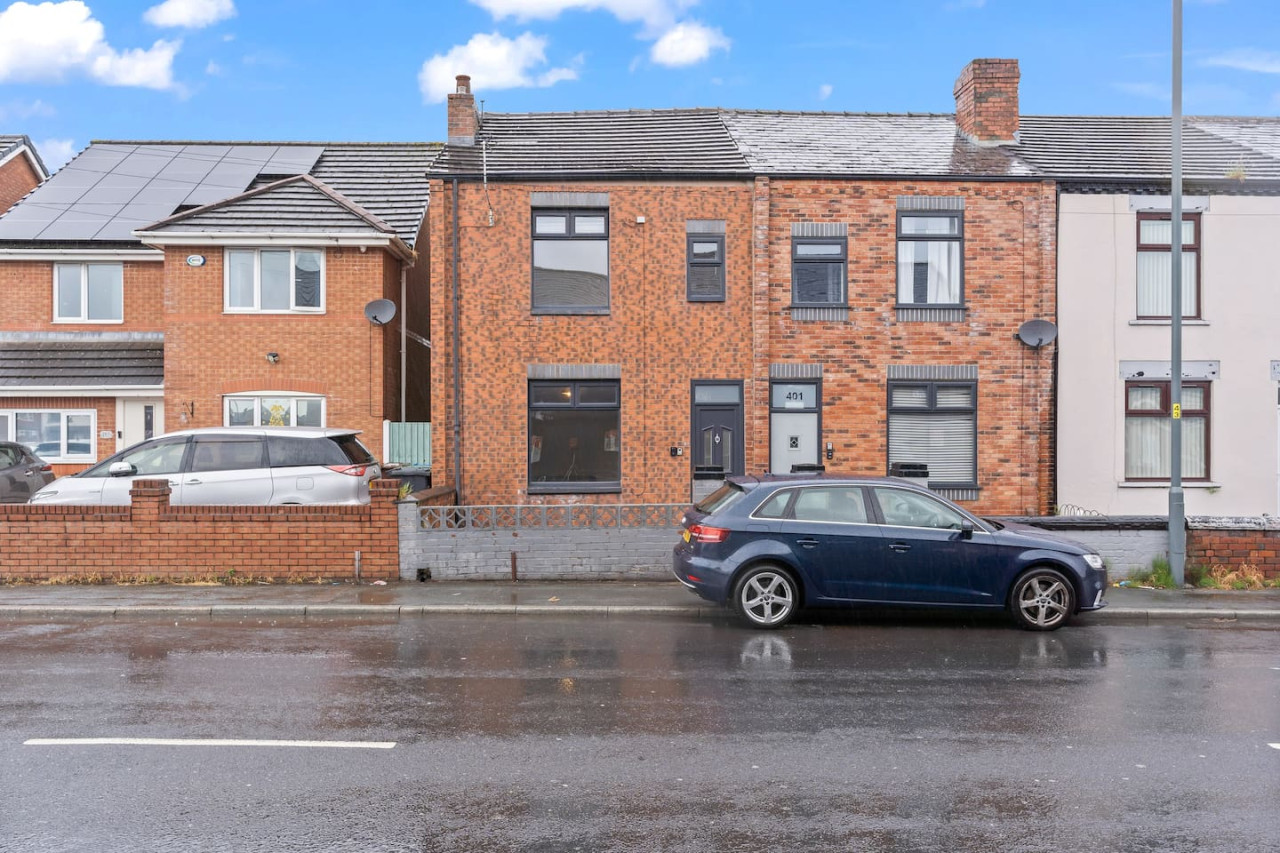 Stylish House • Free Parking •, Fast Wifi • SmartTV in 399 Bolton Road - Property image 23 - VivreStays