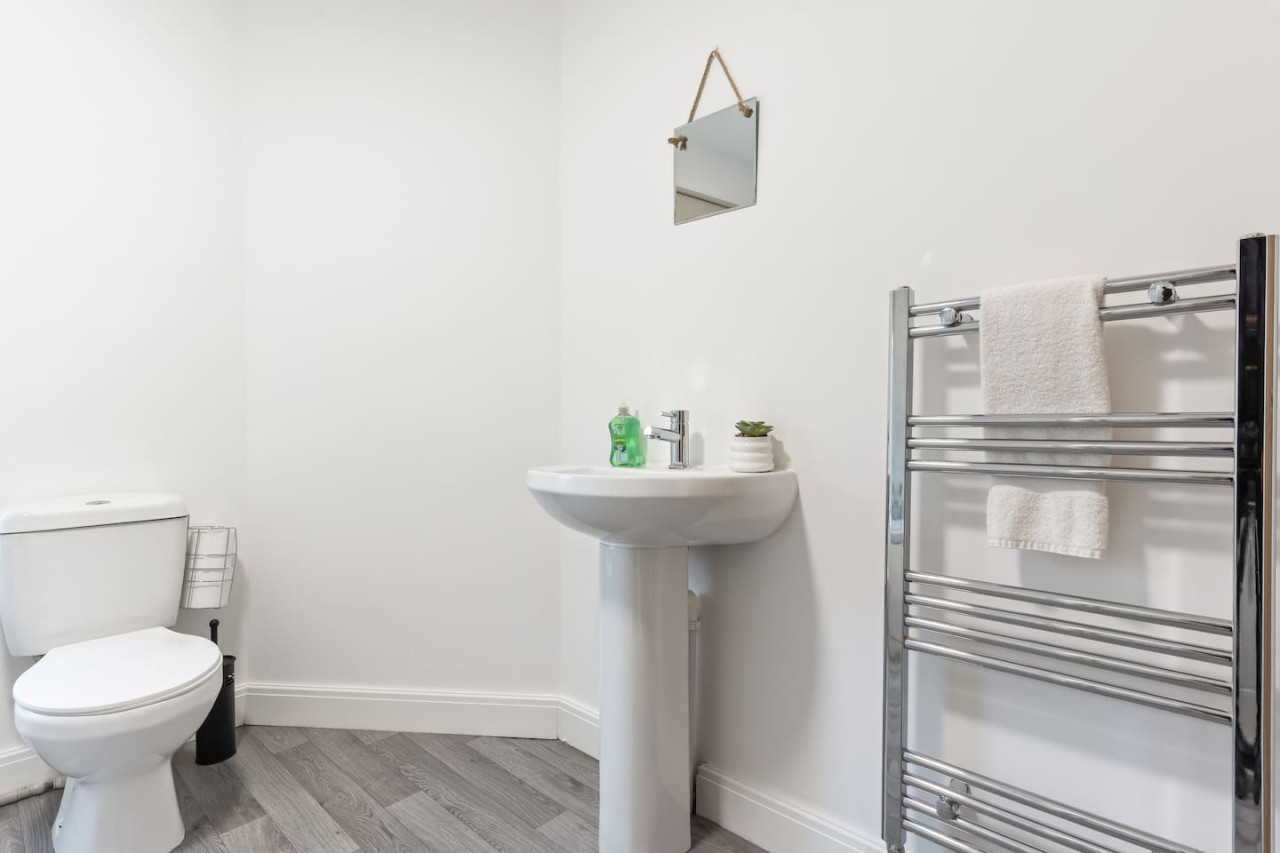 Charming House • Town Centre • Free Parking • Fast WiFI in 17 Herschell Street - Property image 8 - VivreStays