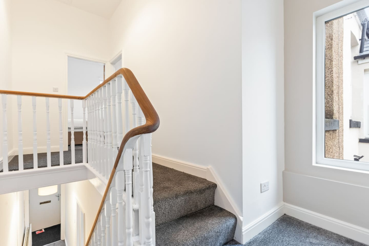 Charming House • Town Centre • Free Parking • Fast WiFI in 17 Herschell Street - Property image 12 - VivreStays
