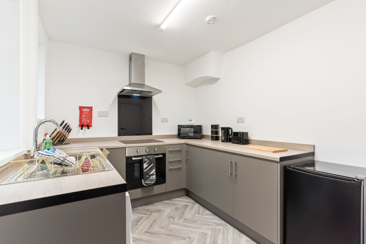 Charming House • Town Centre • Free Parking • Fast WiFI in 17 Herschell Street - Property image 19 - VivreStays