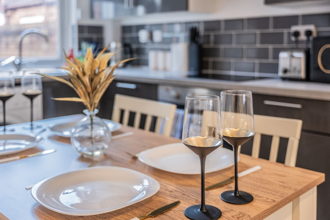 Charming House • Sleeps 5 • Free Parking • Fast Wifi • Self-Check-In in 98 Foster Street - Property image 23 - VivreStays