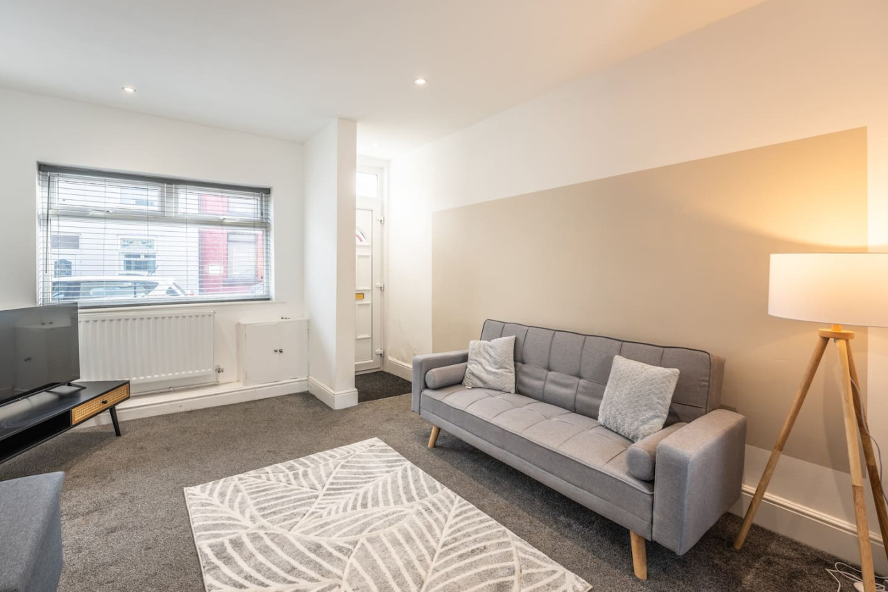 Charming House • Sleeps 5 • Free Parking • Fast Wifi • Self-Check-In in 98 Foster Street - Property image 3 - VivreStays