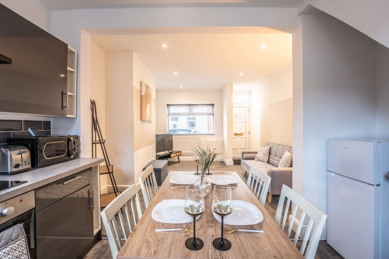 Charming House • Sleeps 5 • Free Parking • Fast Wifi • Self-Check-In in 98 Foster Street - Property image 20 - VivreStays