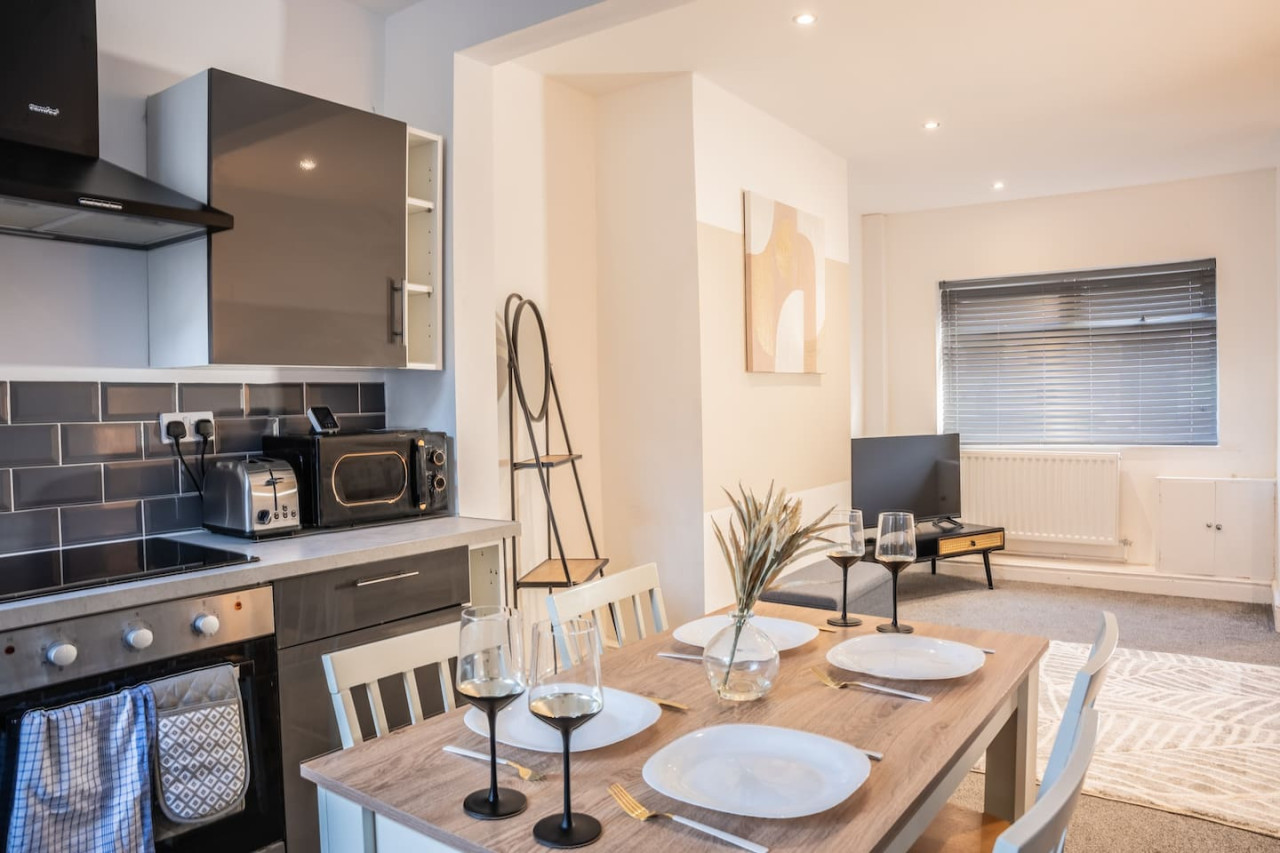 Charming House • Sleeps 5 • Free Parking • Fast Wifi • Self-Check-In in 98 Foster Street - Property image 19 - VivreStays