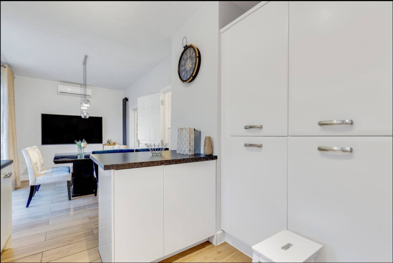 Beautiful Detached House by The Lakes • Driveway Parking • 75'' TV • Snug Room • Fast WiFi in 37 Penshurst Crescent - Property image 14 - VivreStays