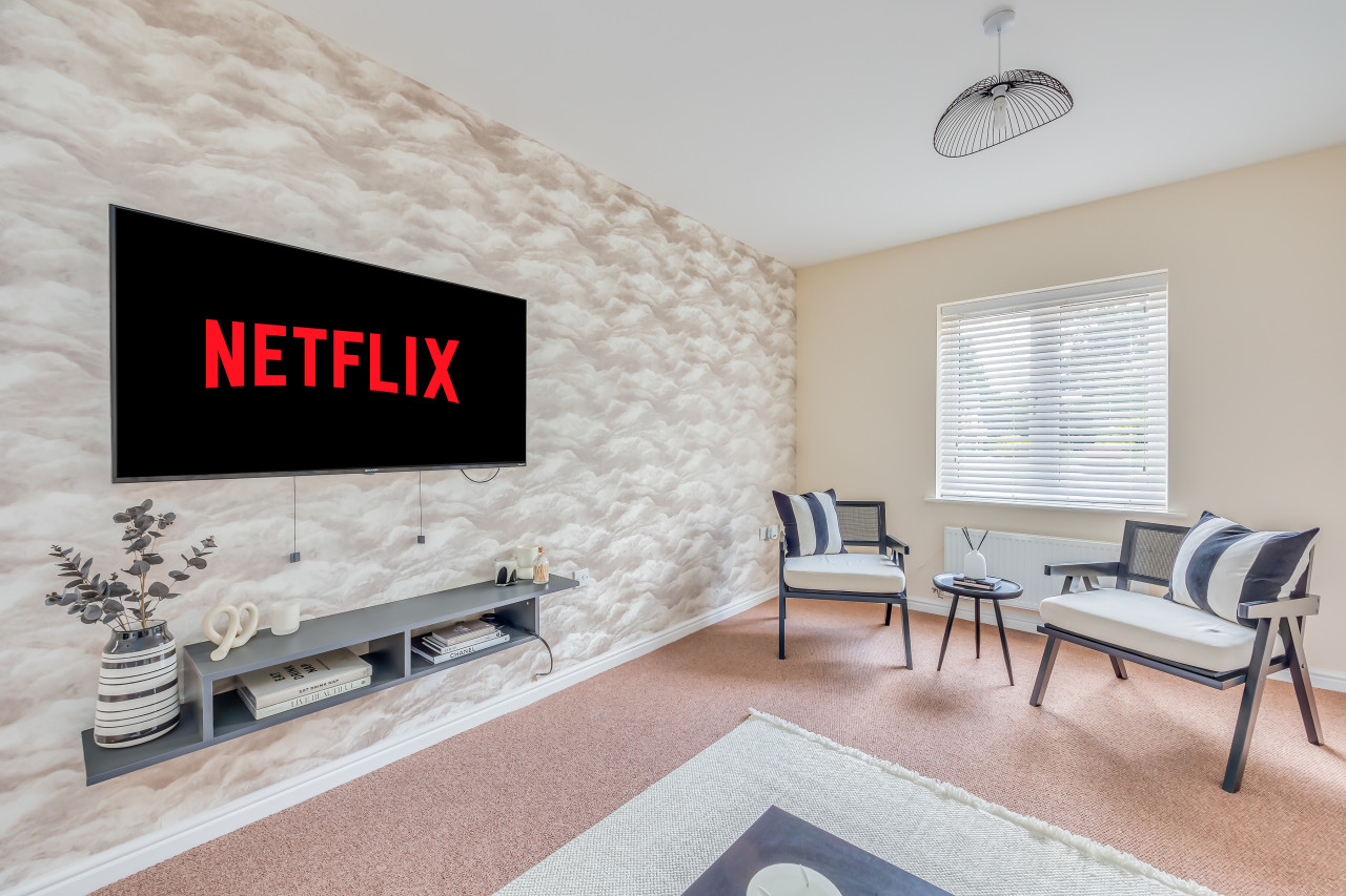 Beautiful Detached House • Excellent Location • Driveway Parking • Office • Smart TVs • Fast Wifi in 12 Jennings Close - Property image 17 - VivreStays
