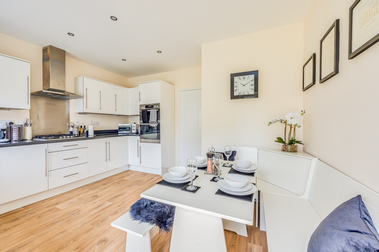 Beautiful Detached House • Excellent Location • Driveway Parking • Office • Smart TVs • Fast Wifi in 12 Jennings Close - Property image 22 - VivreStays