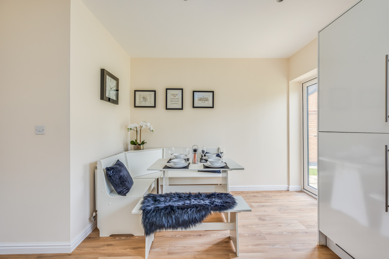 Beautiful Detached House • Excellent Location • Driveway Parking • Office • Smart TVs • Fast Wifi in 12 Jennings Close - Property image 23 - VivreStays