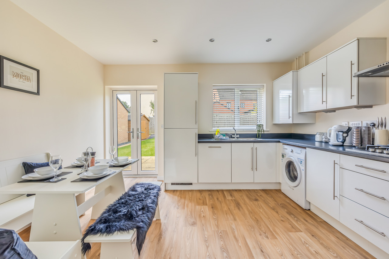 Beautiful Detached House • Excellent Location • Driveway Parking • Office • Smart TVs • Fast Wifi in 12 Jennings Close - Property image 21 - VivreStays