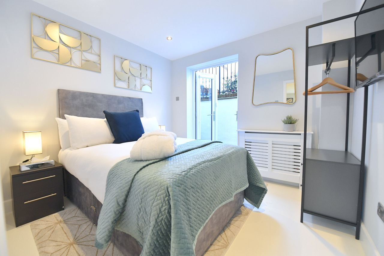 Waterloo Residence | Central London | Over 2000 sqft | Free Parking in 130 Lambeth Rd, London SE1 7DF, UK - Property image 15 - VivreStays