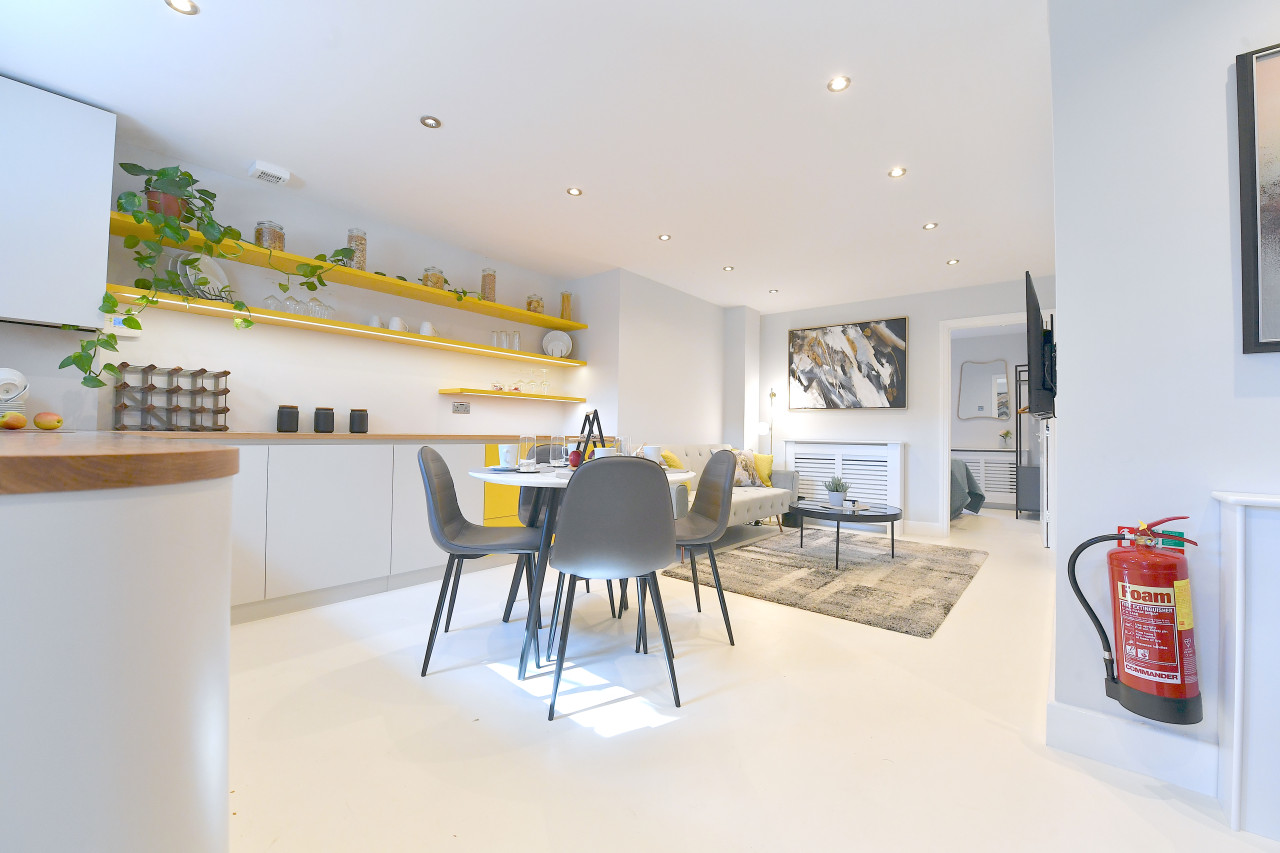 Waterloo Residence | Central London | Over 2000 sqft | Free Parking in 130 Lambeth Rd, London SE1 7DF, UK - Property image 18 - VivreStays