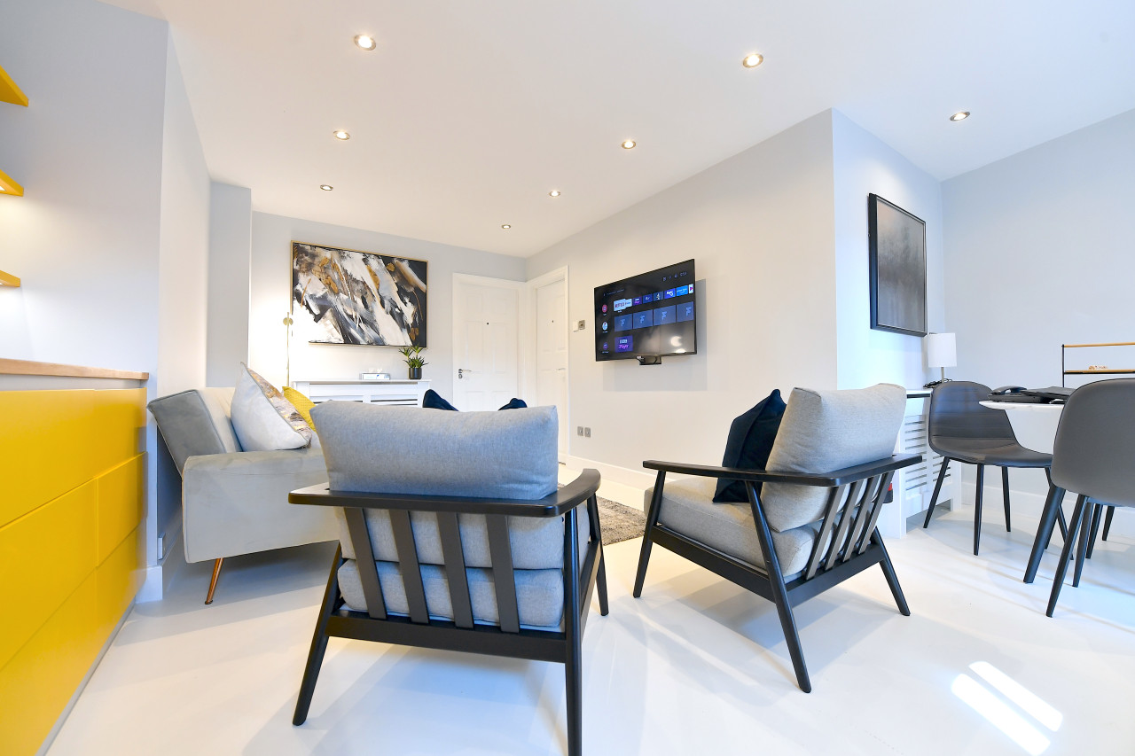 Waterloo Residence | Central London | Over 2000 sqft | Free Parking in 130 Lambeth Rd, London SE1 7DF, UK - Property image 21 - VivreStays
