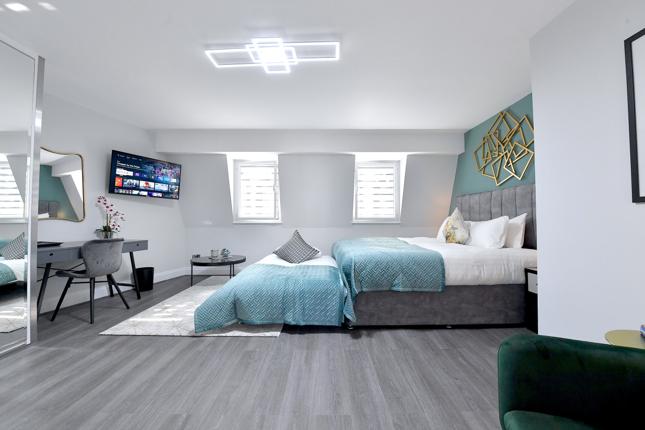 Waterloo Residence | Central London | Over 2000 sqft | Free Parking in 130 Lambeth Rd, London SE1 7DF, UK - Property image 8 - VivreStays