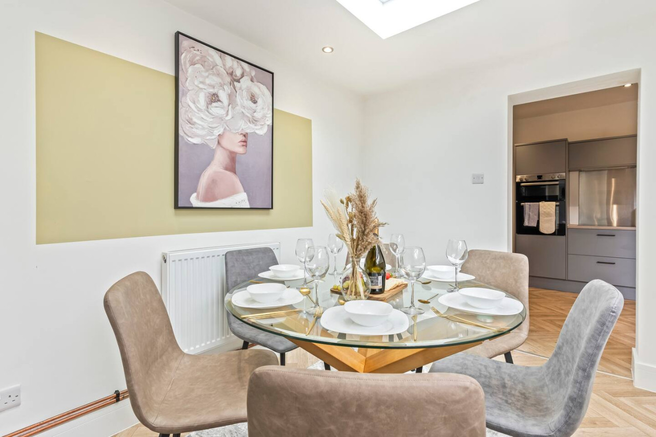 Charming House • Free Parking • FastWiFi • SmartTV in 403 Bolton Road - Property image 28 - VivreStays