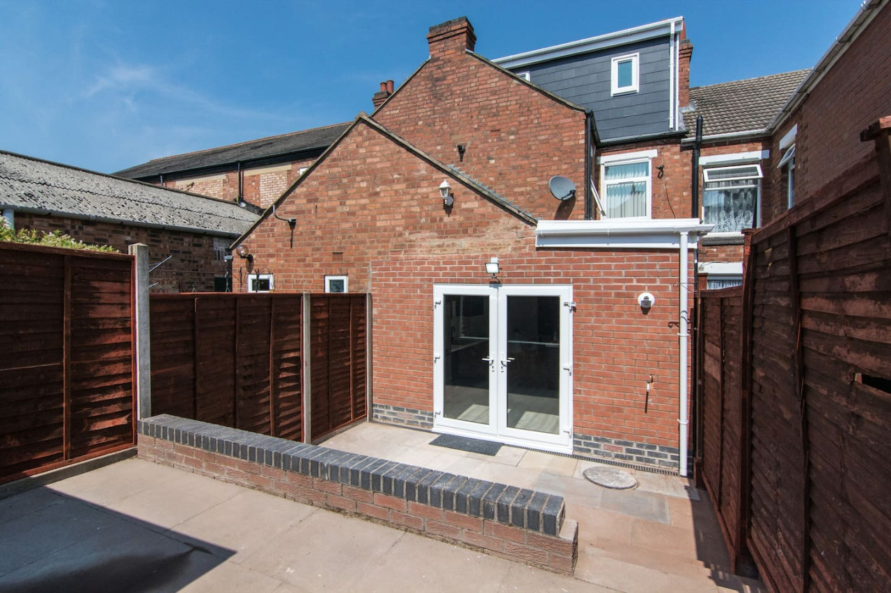 Charming 5 Bedroom 5 Bathroom House • Great Location • Free Parking • Fast WiFi in 135 Hollis Road - Property image 31 - VivreStays
