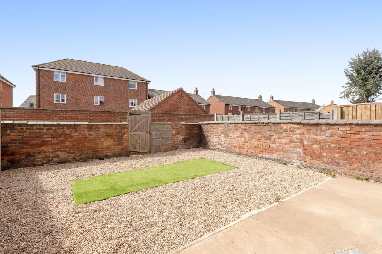 Spacious 6 bedroom 6 bathroom House • Sleeps 12 • Free Parking • Fast WiFi in 101 Bolingbroke Road - Property image 20 - VivreStays