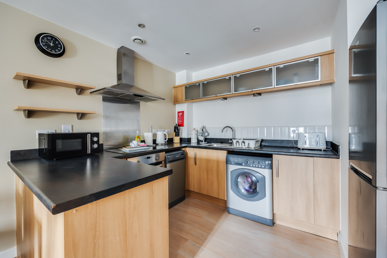 Executive Apartment in City Centre • Fast Wifi • Smart TV • Access to Communal Gym and Terrace in Delta House, St Andrews Street, Northampton, NN1 2HA - Property image 12 - VivreStays