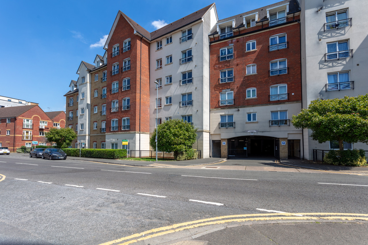 Executive Apartment in City Centre • Fast Wifi • Smart TV • Access to Communal Gym and Terrace in Delta House, St Andrews Street, Northampton, NN1 2HA - Property image 18 - VivreStays