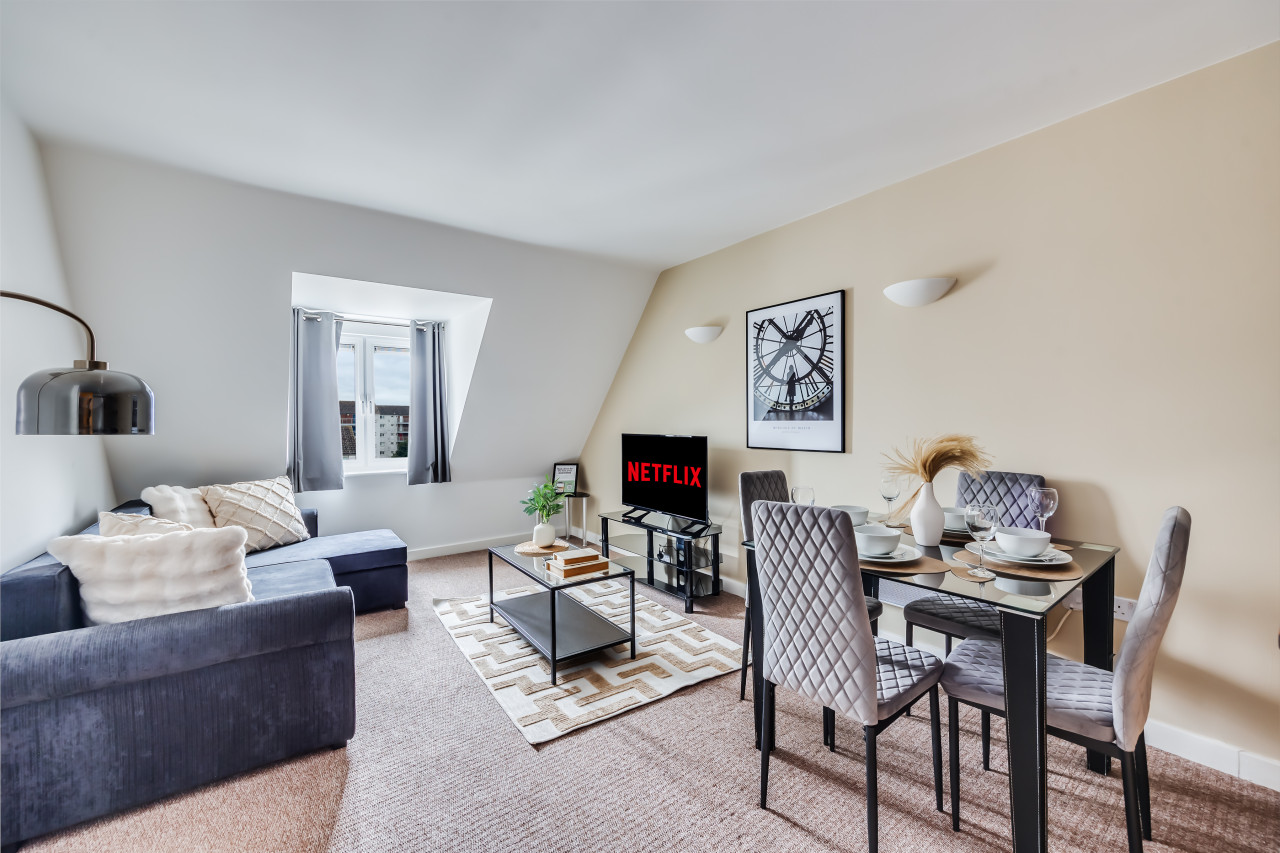 Executive Apartment in City Centre • Fast Wifi • Smart TV • Access to Communal Gym and Terrace in Delta House, St Andrews Street, Northampton, NN1 2HA - Property image 8 - VivreStays