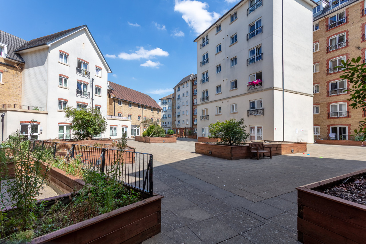 Executive Apartment in City Centre • Fast Wifi • Smart TV • Access to Communal Gym and Terrace in Delta House, St Andrews Street, Northampton, NN1 2HA - Property image 16 - VivreStays