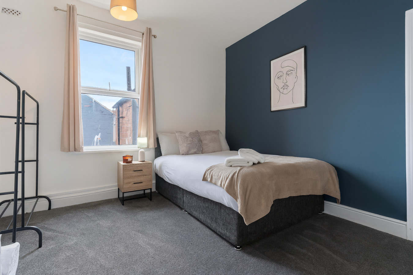Spacious House • Sleeps 9 • Town Centre • Free Parking • Fast WiFi in 70 Lord Street - Property image 7 - VivreStays