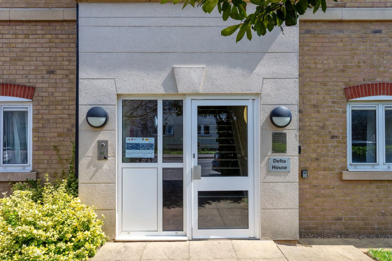 Elegant Apartment in City Centre • Fast Wifi • Smart TV • Access to Communal Gym and Terrace in Delta House, Saint Andrews Street Flat 303 - Property image 15 - VivreStays