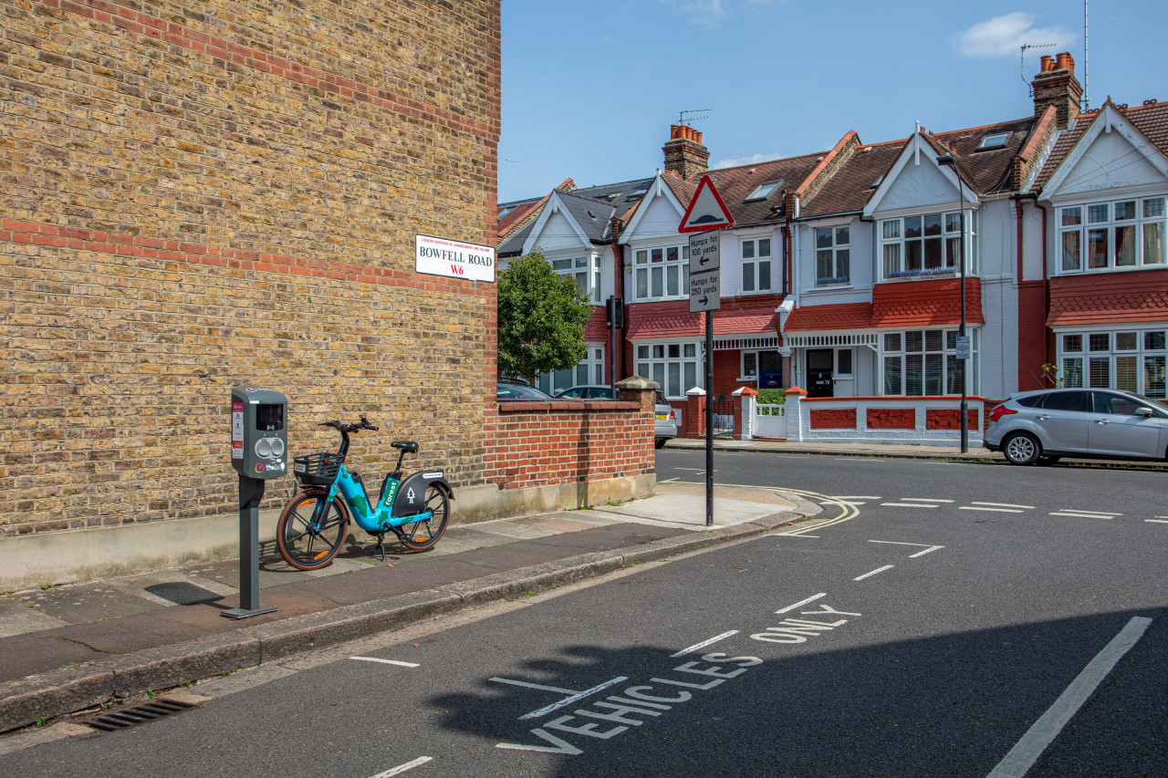 Beautiful 5 Bedroom 4 Bathroom House in W6 in 78 Rannoch Road - Property image 41 - VivreStays